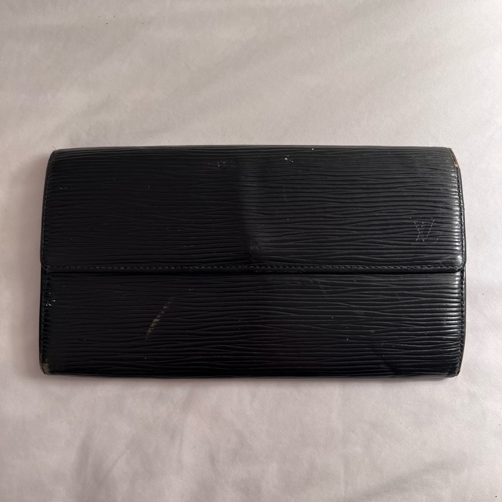 Louis Vuitton Epi Leather Wallet